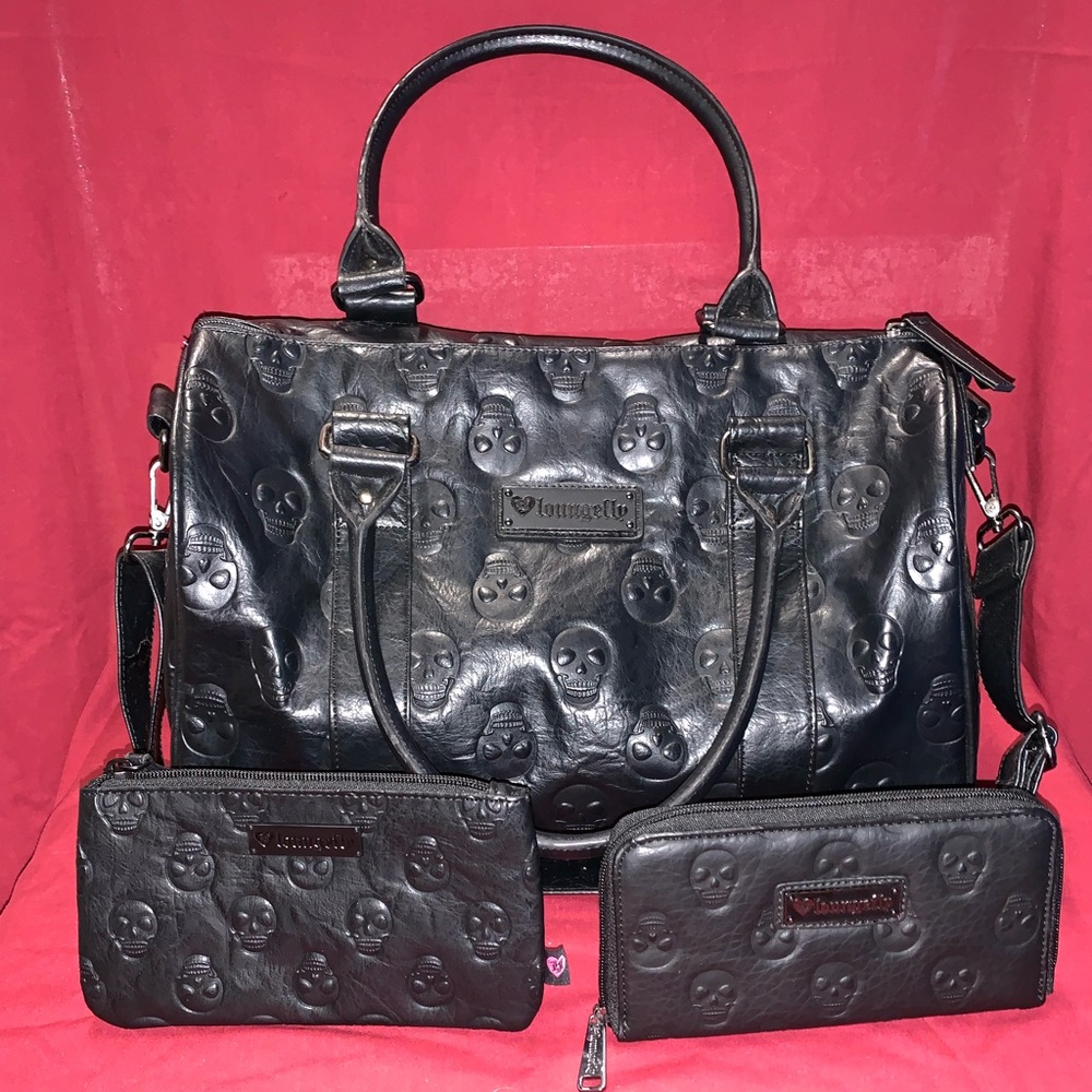 Loungefly duffle set
